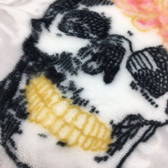Halloween Sugar Skull Pink Floral Throw Blanket MicroFleece Gray Day Dead 60x70 - Picture 4 of 8